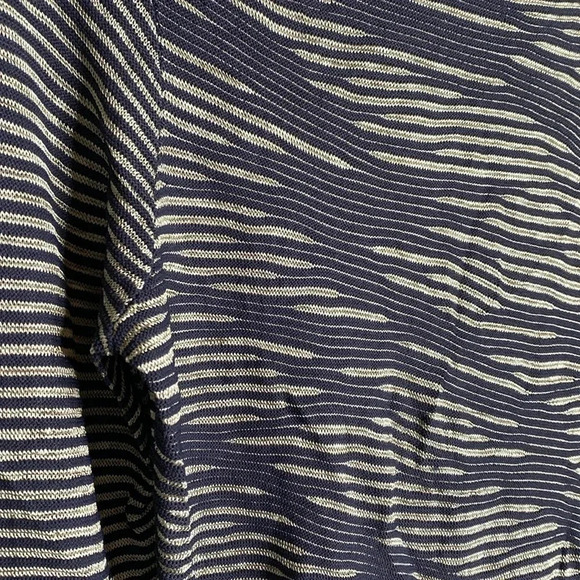 NICE+ZOE Sweater - Picture 2 of 6